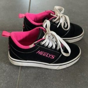 Girls Heelys Wheeled Shoes, Black/Pink, Size 1